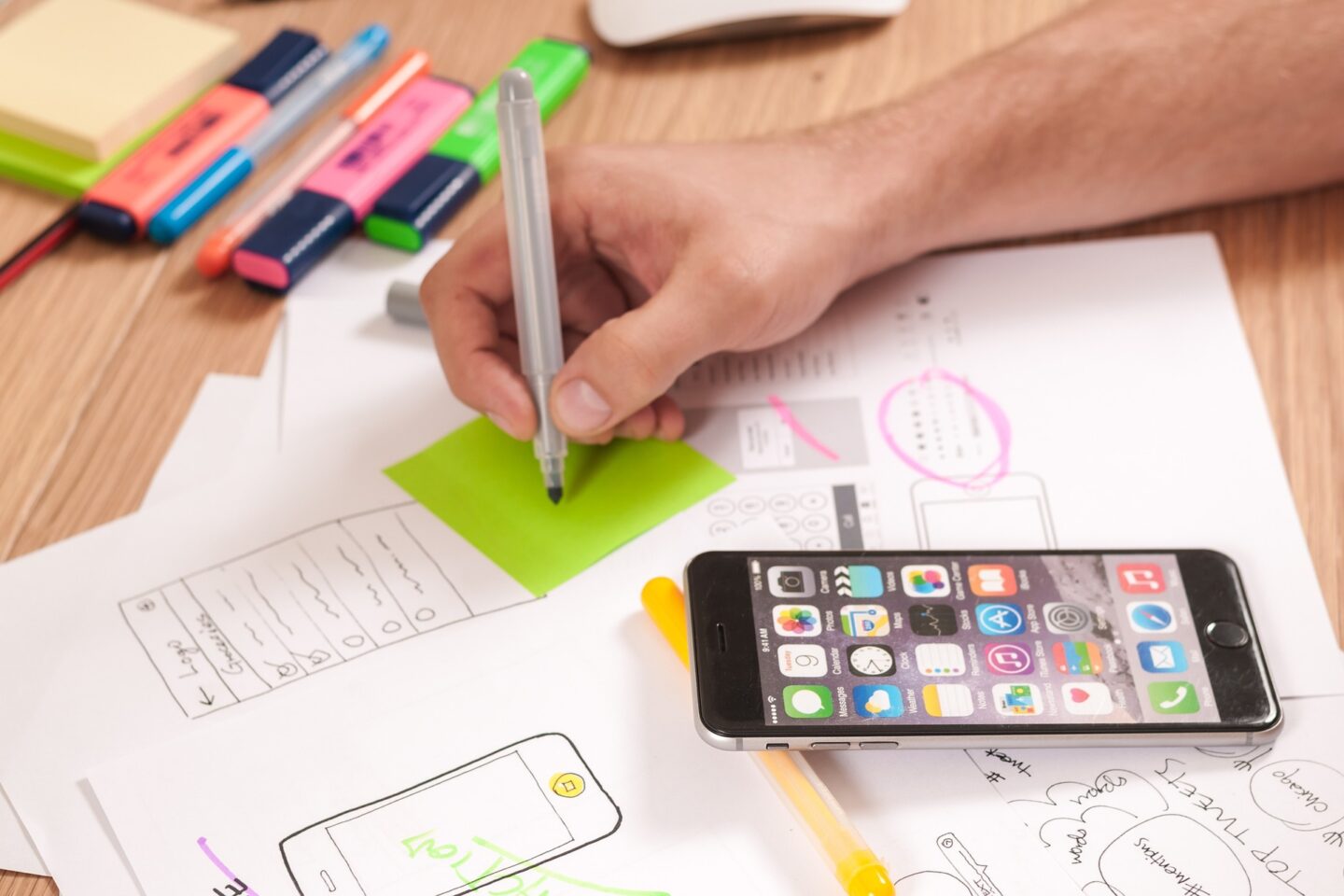 UI design UX design – kompleksowy przewodnik po projektowaniu użytecznych i atrakcyjnych produktów cyfrowych